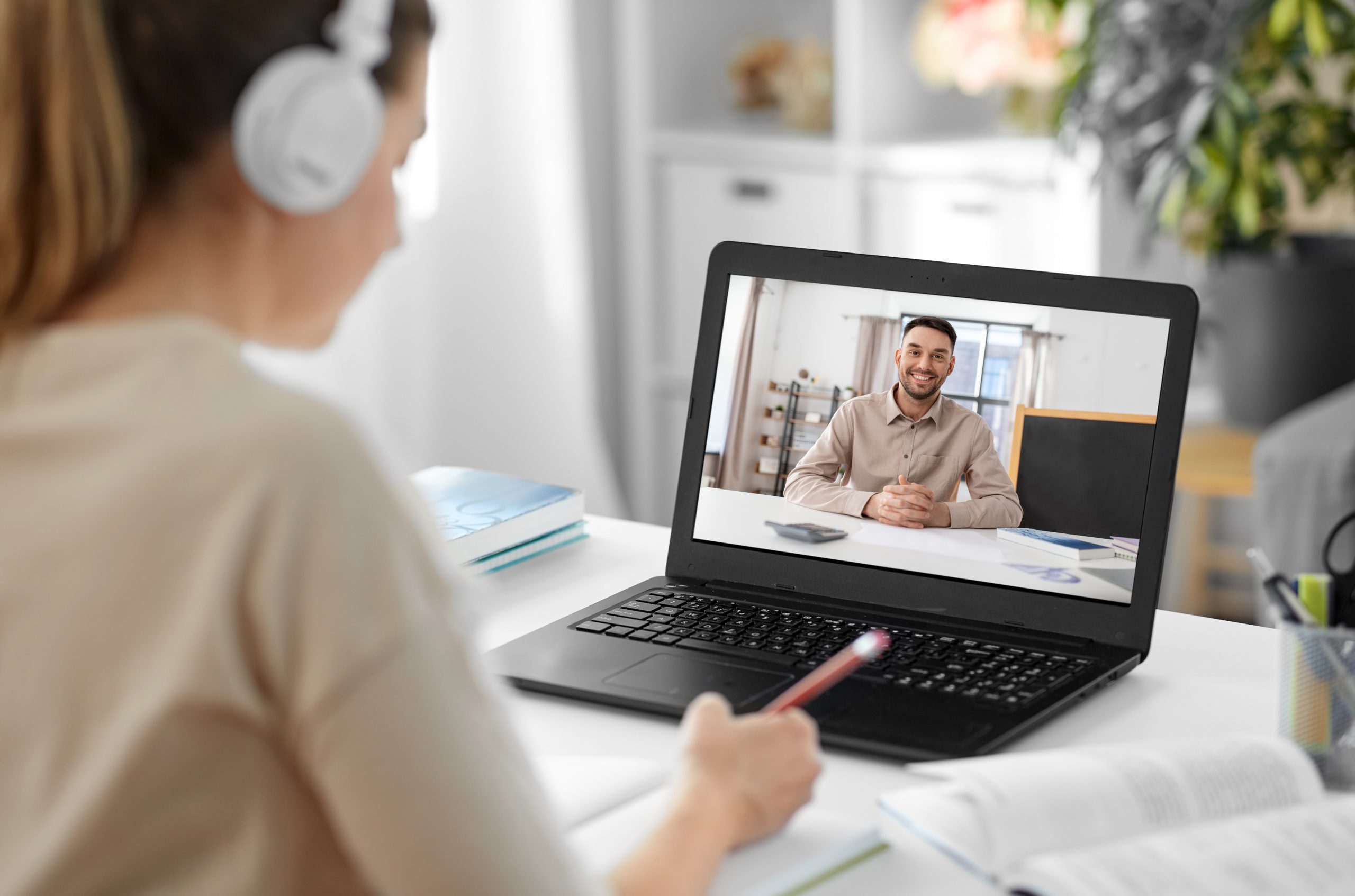 Etudiante en apprentissage en ligne