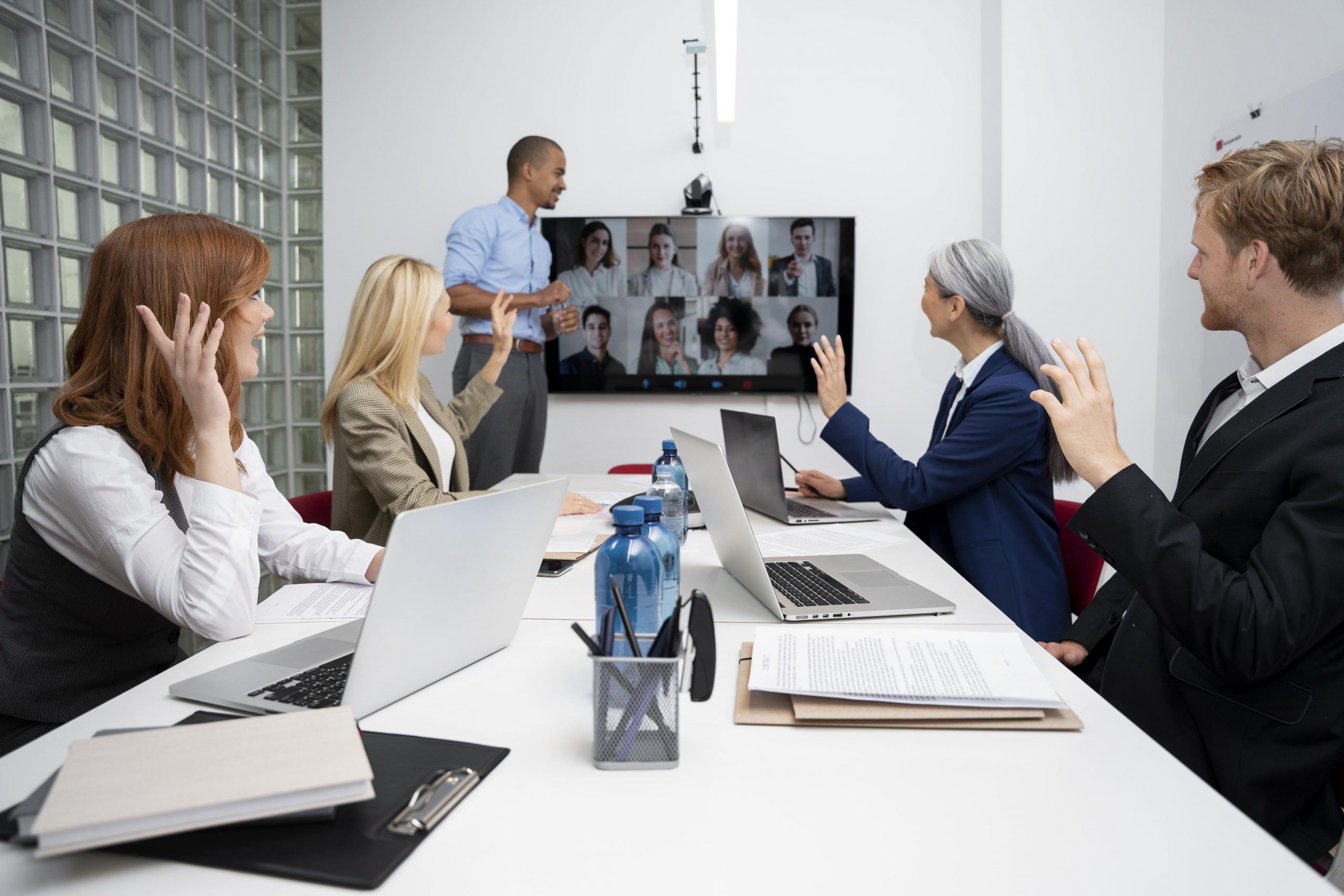 gros-plan-sur-le-travail-de-l-equipe-de-l-entreprise
